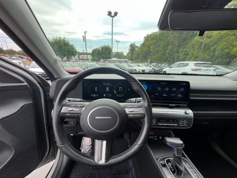 Used 2025 Hyundai Kona SEL image 30