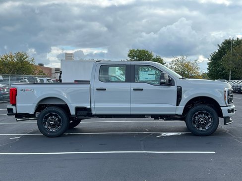New 2026 Ford F350 4x4 Crew Cab Super Duty image 7