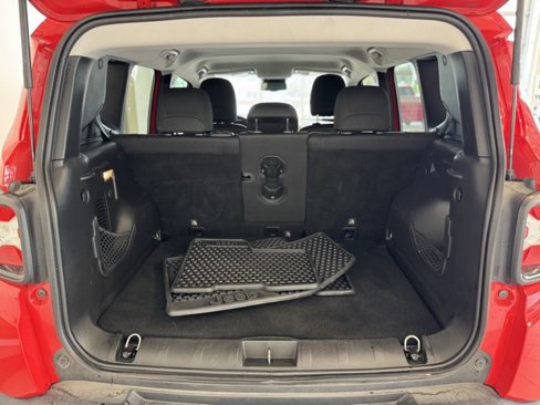 Used 2020 Jeep Renegade Altitude image 34