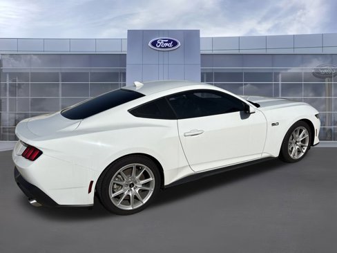 Used 2024 Ford Mustang GT Premium image 5