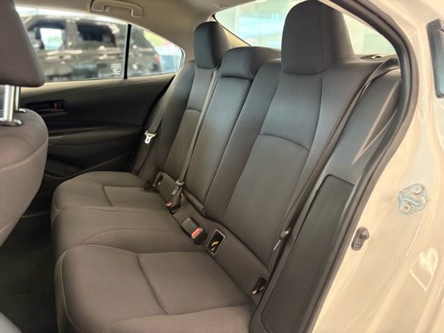 Used 2023 Toyota Corolla LE image 21