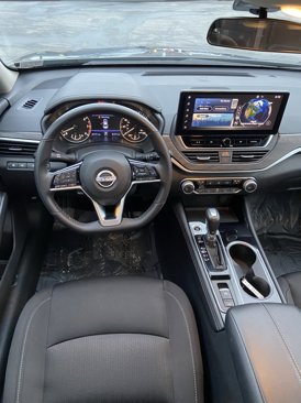 Used 2024 Nissan Altima 2.5 SV w/ SV Premium Package image 8