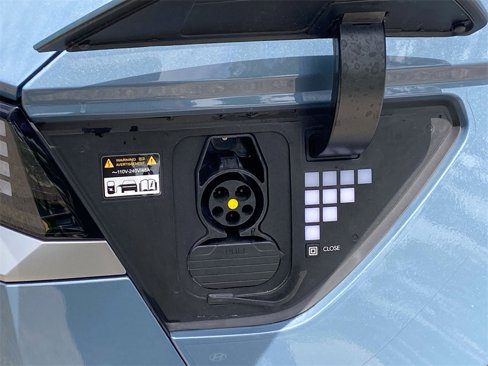 Used 2024 Hyundai Ioniq 5 SE image 21