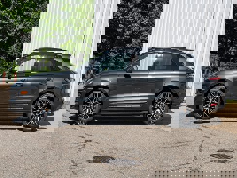 New 2026 Porsche Macan image 2