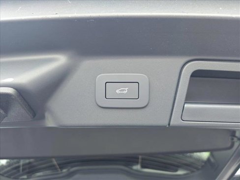 New 2026 Land Rover Range Rover Velar Dynamic SE image 13