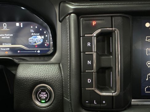 Used 2022 GMC Yukon XL Denali image 16