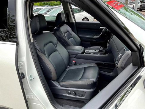 Certified 2024 Nissan Pathfinder SL w/ SL Premium Package image 11