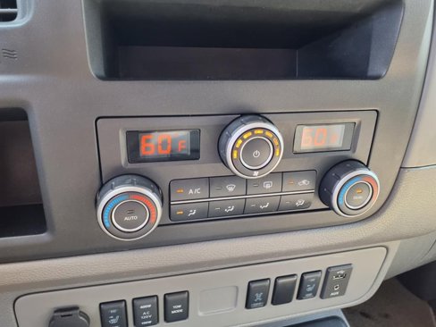 Used 2018 Nissan NV 3500 SL image 19