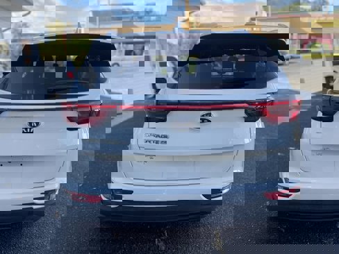 Used 2018 Kia Sportage LX w/ LX Technology Package image 7