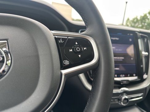 Certified 2025 Volvo XC60 B5 Plus image 27
