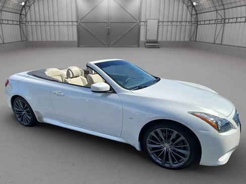 Used 2014 INFINITI Q60 Convertible w/ Premium Package image 18
