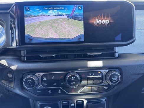 New 2025 Jeep Gladiator Willys image 23