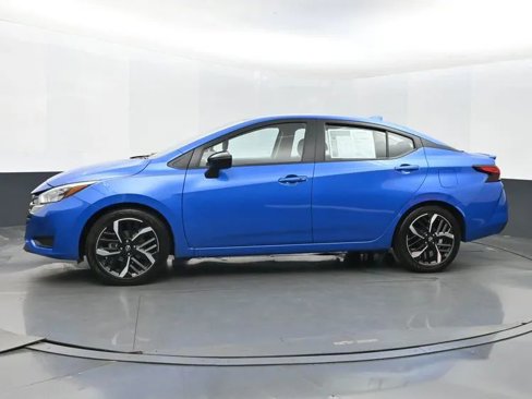 Used 2024 Nissan Versa SR image 5