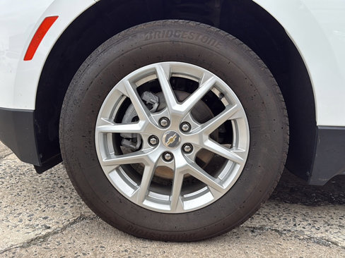 Certified 2024 Chevrolet Equinox LT image 9