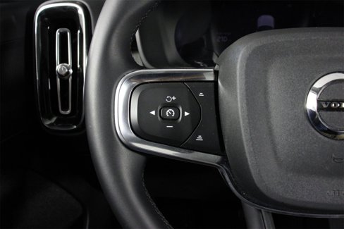 Certified 2025 Volvo XC40 B5 Plus image 10
