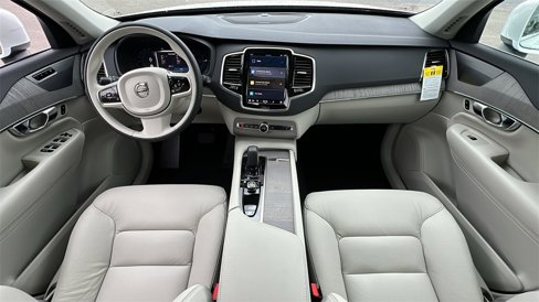 New 2025 Volvo XC90 T8 Plus w/ Protection Package Premier image 7