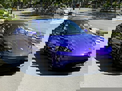 Used 2025 Porsche Taycan image 9