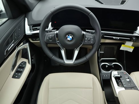 Used 2025 BMW X1 xDrive28i w/ Convenience Package image 11