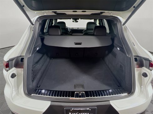Used 2025 Porsche Cayenne image 28