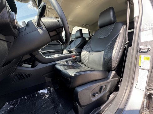 Used 2024 Ford Edge Titanium image 18