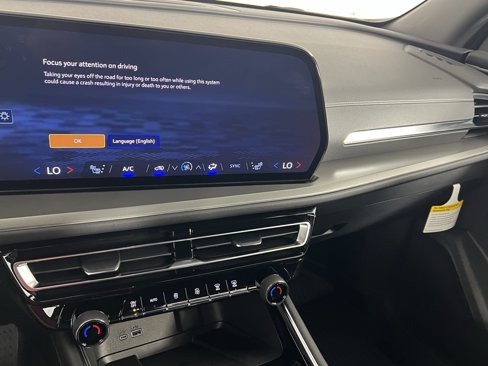 New 2025 Chevrolet Traverse LT w/ LPO, Floor Liner Package image 23