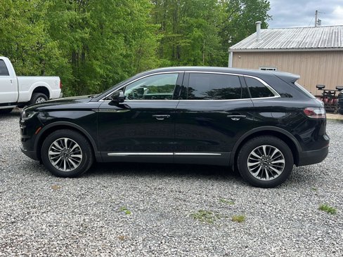 Used 2022 Lincoln Nautilus AWD w/ Premium Package image 12