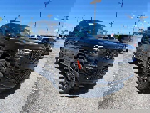 New 2025 Jeep Grand Cherokee Summit image 5