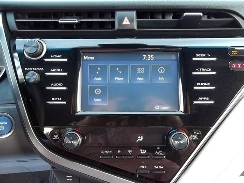 Used 2018 Toyota Camry LE image 21