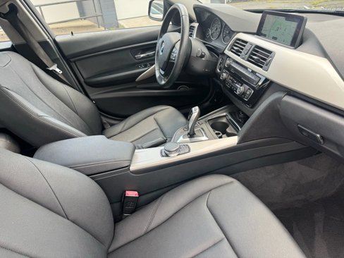 Used 2017 BMW 320i xDrive Sedan image 21
