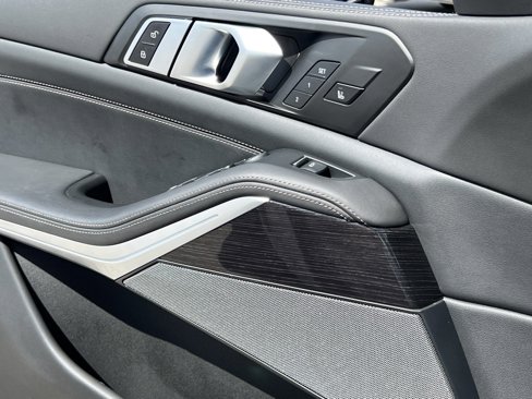 Used 2025 BMW X5 M60i image 31