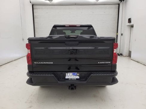 Certified 2024 Chevrolet Silverado 1500 Custom image 12