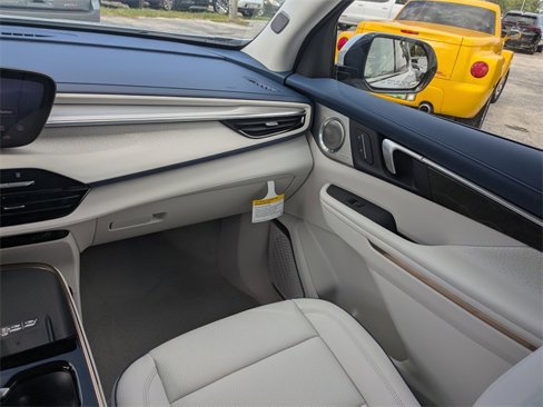 Used 2026 Buick Enclave Avenir image 19