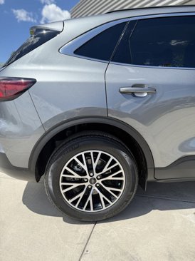 Certified 2025 Ford Escape SE image 29