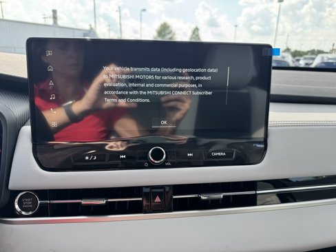 New 2025 Mitsubishi Outlander SE image 22