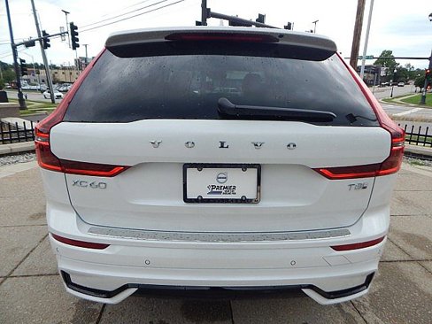 New 2026 Volvo XC60 T8 Ultra w/ Protection Package Premier image 9