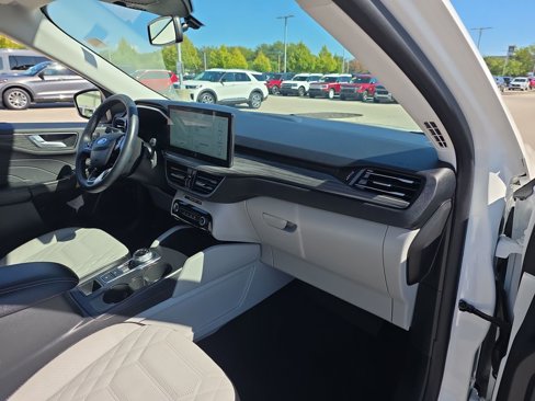 Used 2024 Ford Escape Platinum w/ Premium Technology Package image 17