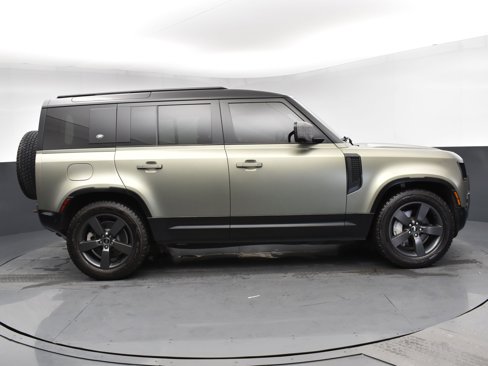 Used 2023 Land Rover Defender 110 X-Dynamic SE image 3