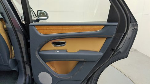 New 2024 Bentley Bentayga image 25
