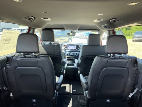 New 2026 Chrysler Pacifica Select image 18