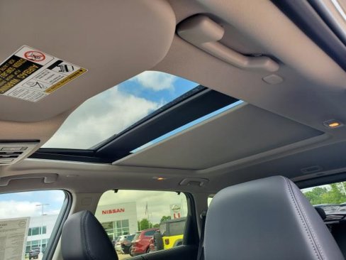 New 2025 Nissan Rogue Platinum w/ Platinum Premium Package image 19