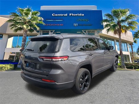 Used 2023 Jeep Grand Cherokee L Limited w/ Black Appearance Package image 5