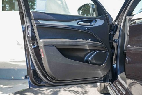 Used 2022 Alfa Romeo Stelvio Veloce image 19