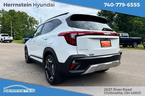 Used 2024 Kia Seltos SX w/ SX Sunroof Package image 5