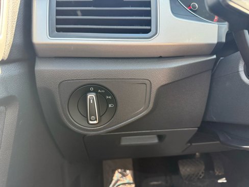 Used 2019 Volkswagen Atlas S w/ Towing Package image 18