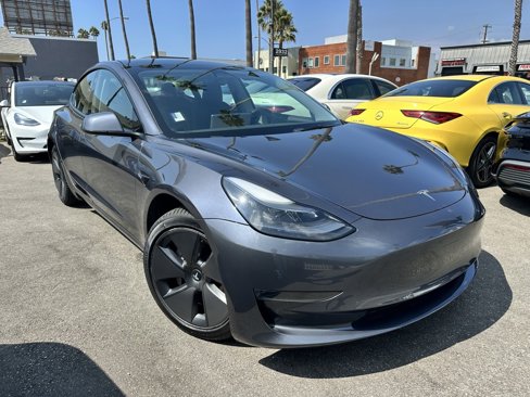 Used 2023 Tesla Model 3 Standard Range image 3