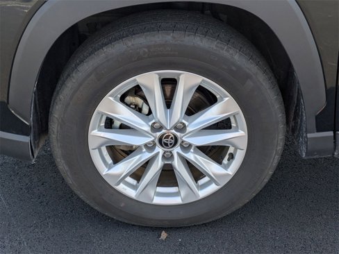 Used 2024 Toyota Corolla Cross LE image 11