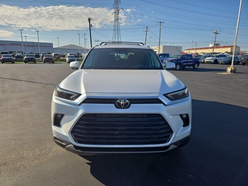 New 2026 Toyota Grand Highlander Platinum image 2