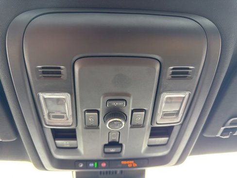 Used 2025 GMC Yukon XL Denali image 29