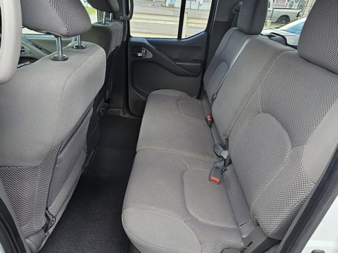 Used 2012 Nissan Frontier SV image 19
