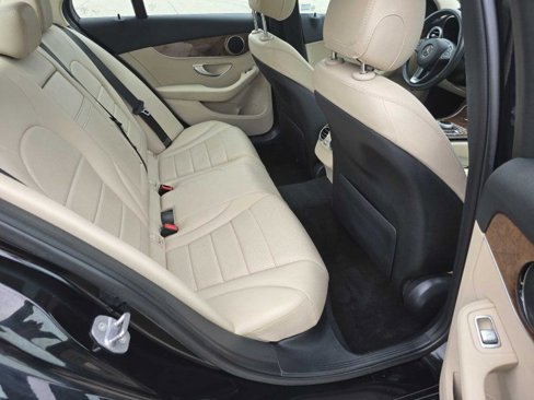 Used 2018 Mercedes-Benz C 300 4MATIC Sedan image 7